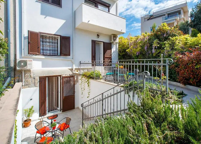 Nives In The Center - Free Parking Lägenhet *