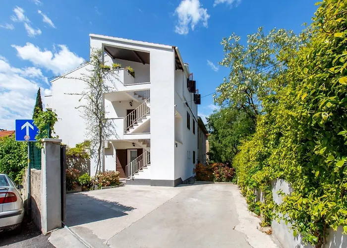 Nives In The Center - Free Parking Lägenhet