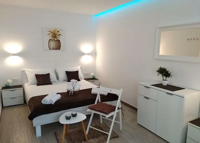 Lägenhet Nives In The Center - Free Parking *