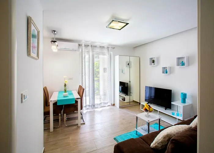 Nives In The Center - Free Parking Lägenhet *