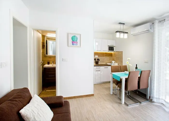 Nives In The Center - Free Parking Lägenhet