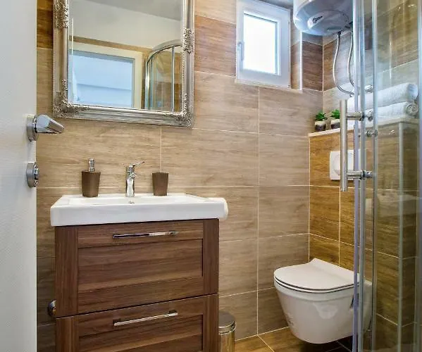 Lägenhet Nives In The Center - Free Parking *