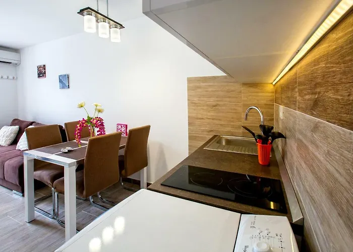 Nives In The Center - Free Parking Split