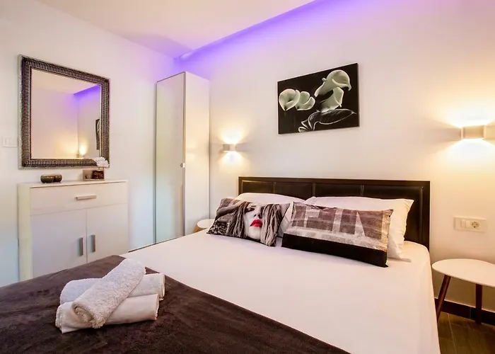 Nives In The Center - Free Parking Split