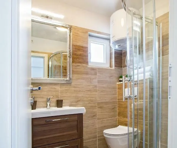 Nives In The Center - Free Parking Lägenhet *