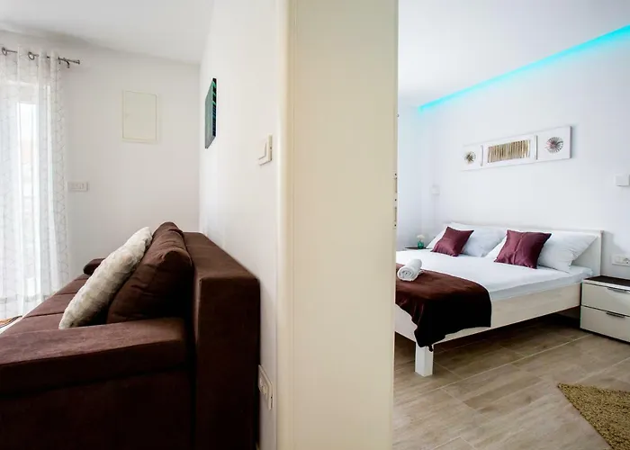 Nives In The Center - Free Parking Split