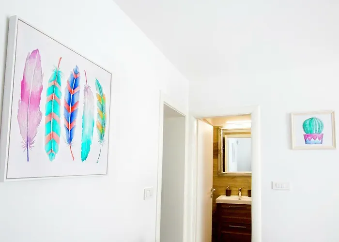 Lägenhet Nives In The Center - Free Parking Split