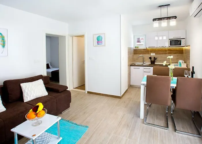 Lägenhet Nives In The Center - Free Parking *