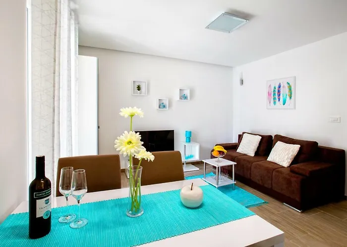 Nives In The Center - Free Parking Lägenhet *