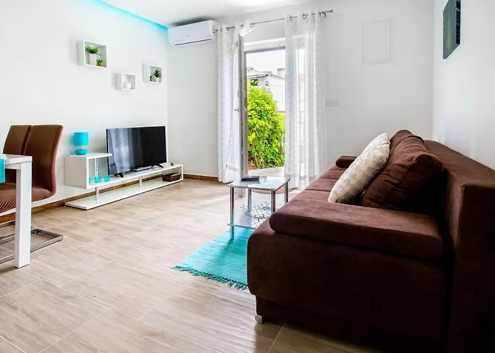 Lägenhet Nives In The Center - Free Parking