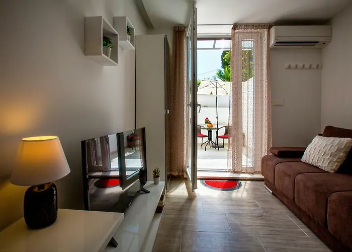 Nives In The Center - Free Parking Lägenhet Split