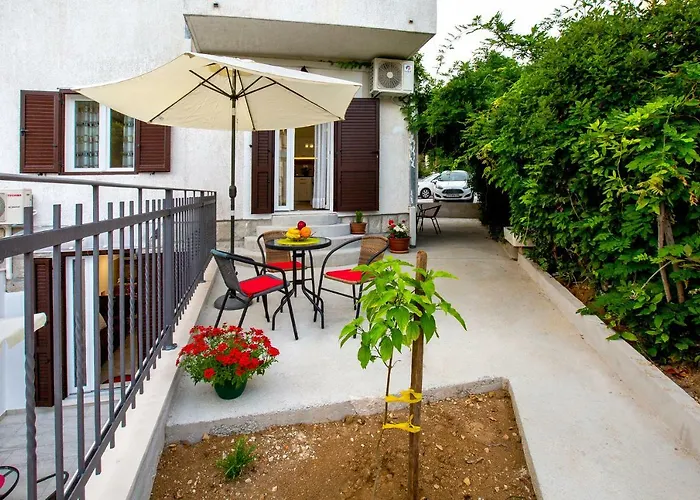 Nives In The Center - Free Parking Lägenhet Split