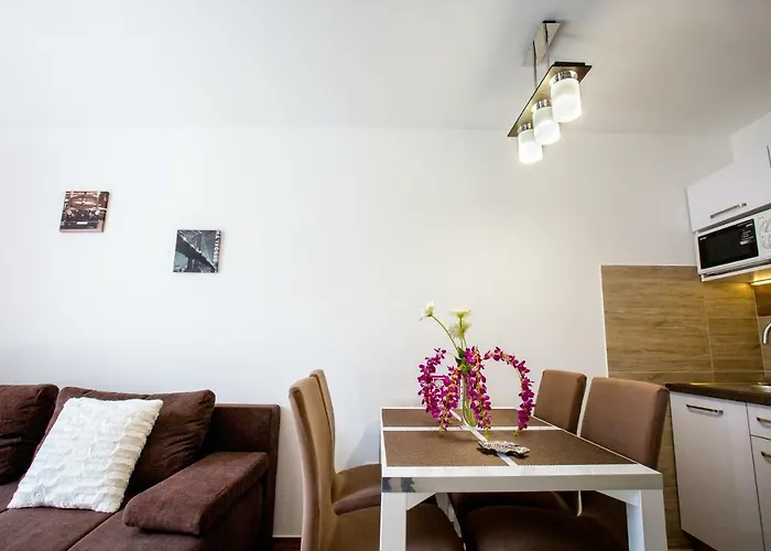 Lägenhet Nives In The Center - Free Parking *