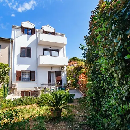 Apartment Nives In The Center - Free Parking Split