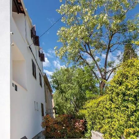 Apartment Nives In The Center - Free Parking *