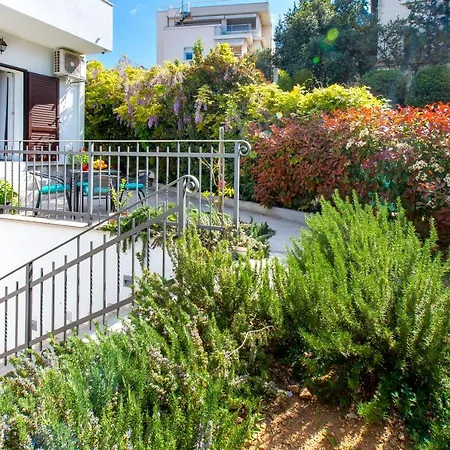 Apartment Nives In The Center - Free Parking