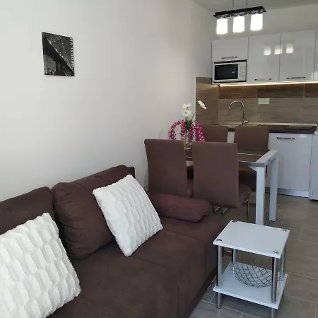 Apartment Nives In The Center - Free Parking