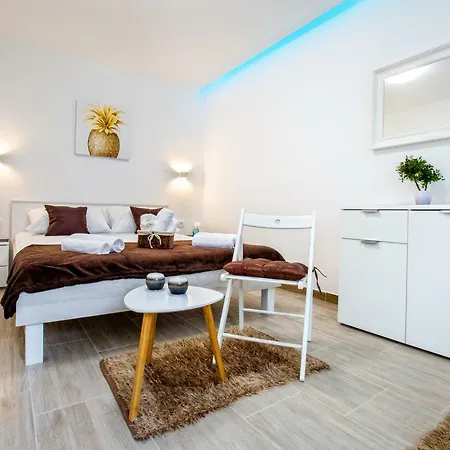 Apartment Nives In The Center - Free Parking *