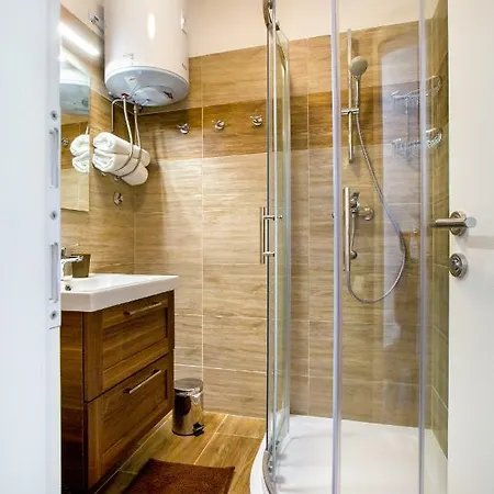 Nives In The Center - Free Parking Apartment Split