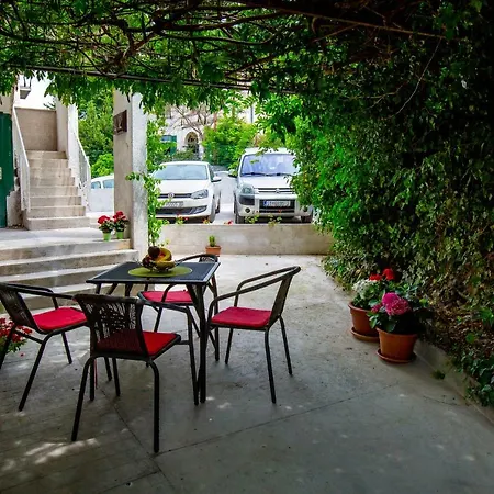 Apartment Nives In The Center - Free Parking *