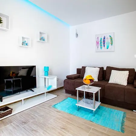 Nives In The Center - Free Parking Apartment