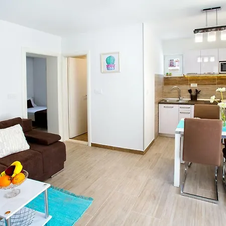 Appartamento Nives In The Center - Free Parking *