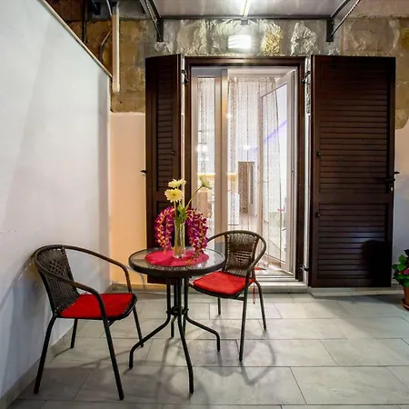 Apartment Nives In The Center - Free Parking