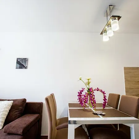 Apartment Nives In The Center - Free Parking *