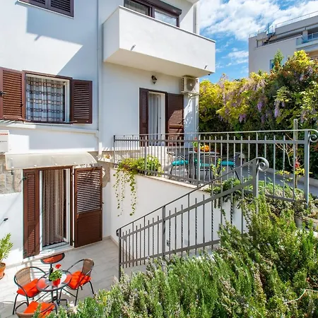 Nives In The Center - Free Parking Appartement *