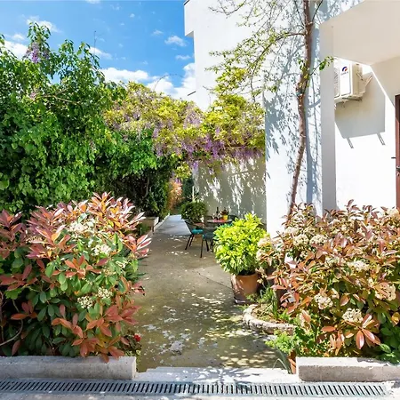 Nives In The Center - Free Parking Appartement *