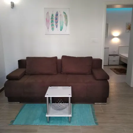 Nives In The Center - Free Parking Apartament