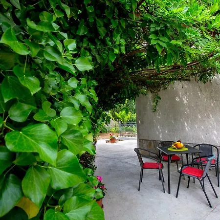 Nives In The Center - Free Parking Appartement Split