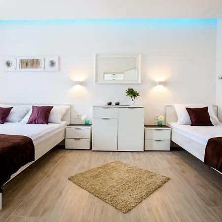 Nives In The Center - Free Parking Appartement