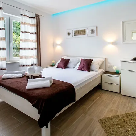 Nives In The Center - Free Parking Split