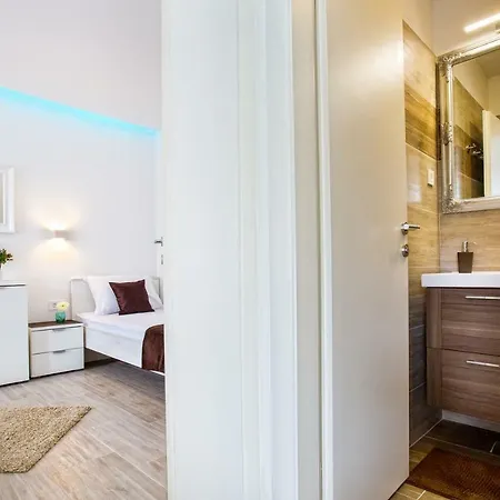 Nives In The Center - Free Parking Спліт
