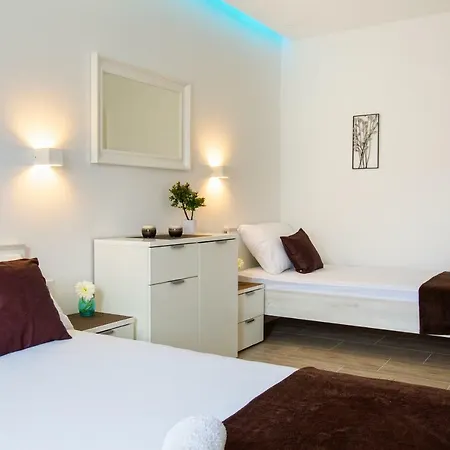 Nives In The Center - Free Parking Appartement Split