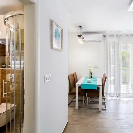 Nives In The Center - Free Parking Appartement *