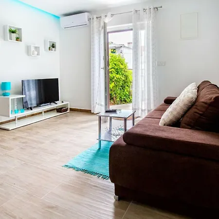 アパート Nives In The Center - Free Parking