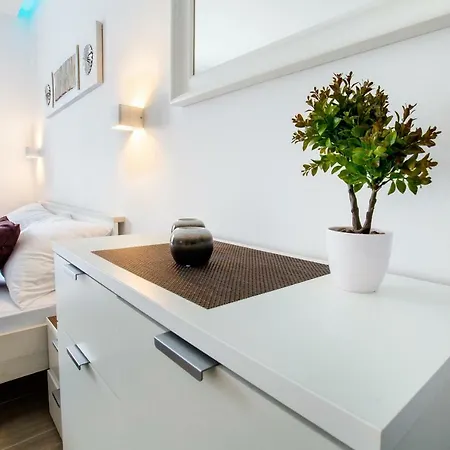 Nives In The Center - Free Parking Appartement Split